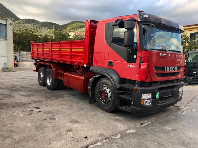 Camião Iveco Stralis 260 S 42