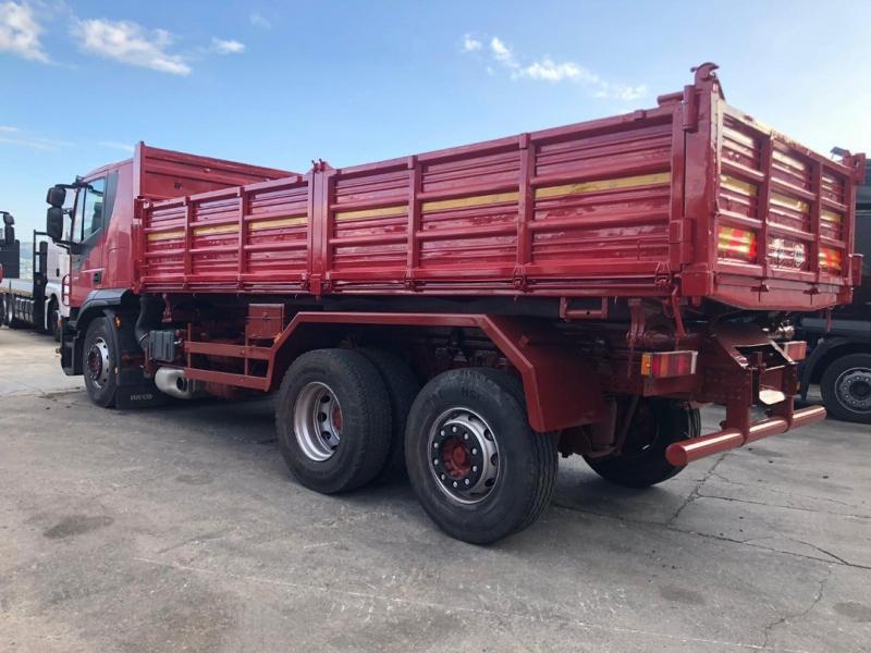 Camião Iveco Stralis 260 S 42