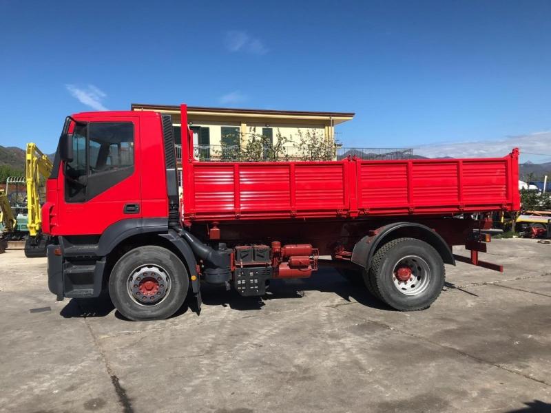 Camião Iveco Stralis AD 190 S 27