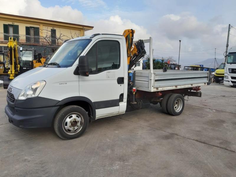 samochód dostawczy Iveco Daily 35C15