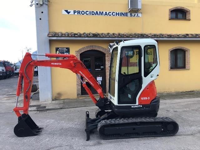 Escavadora Kubota U25-3