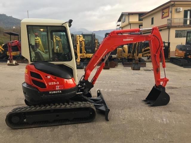 Escavatore Kubota U25-3