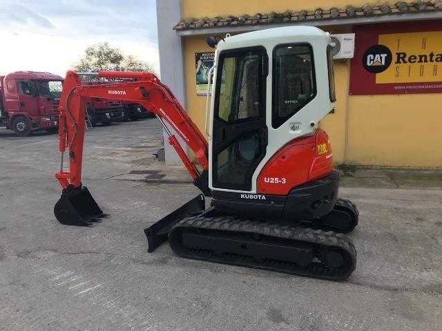 Excavadora Kubota U25-3