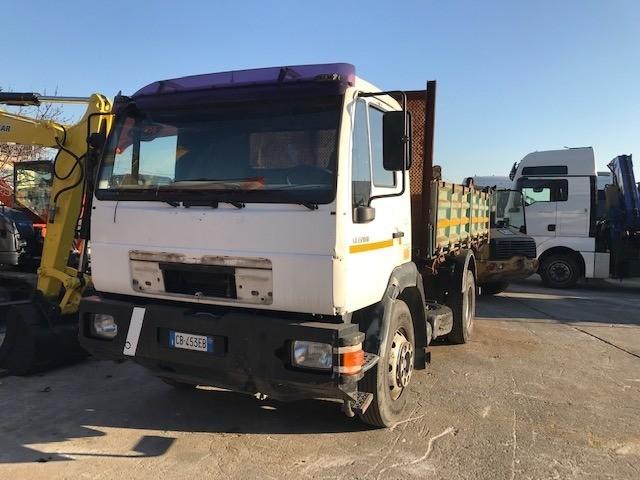 Camion MAN LE 220 B