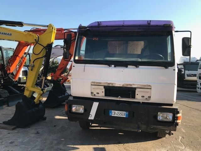 LKW MAN LE 220 B