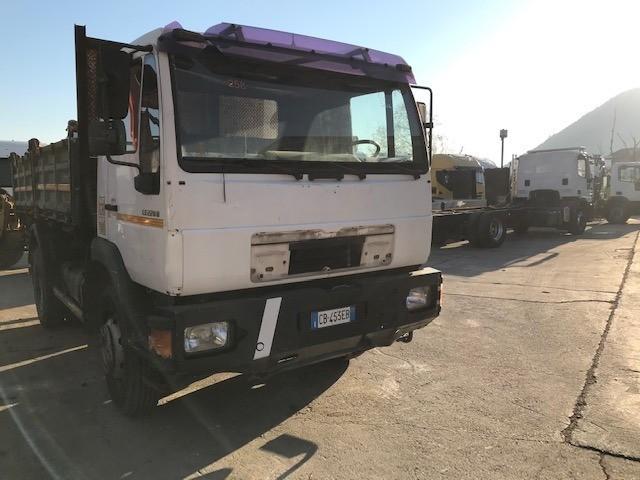 vrachtwagen MAN LE 220 B