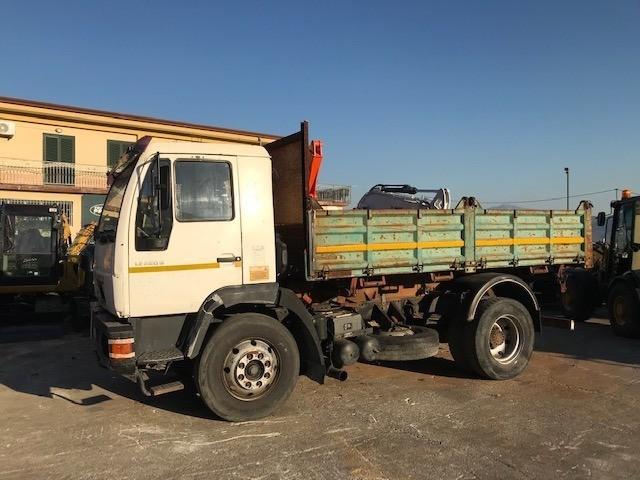 Camion MAN LE 220 B