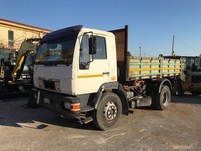 Camion MAN LE 220 B