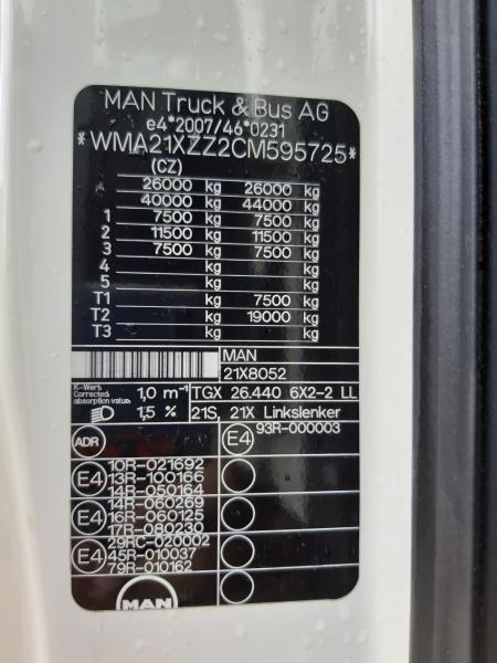 Ciężarówka MAN TGX 26.440