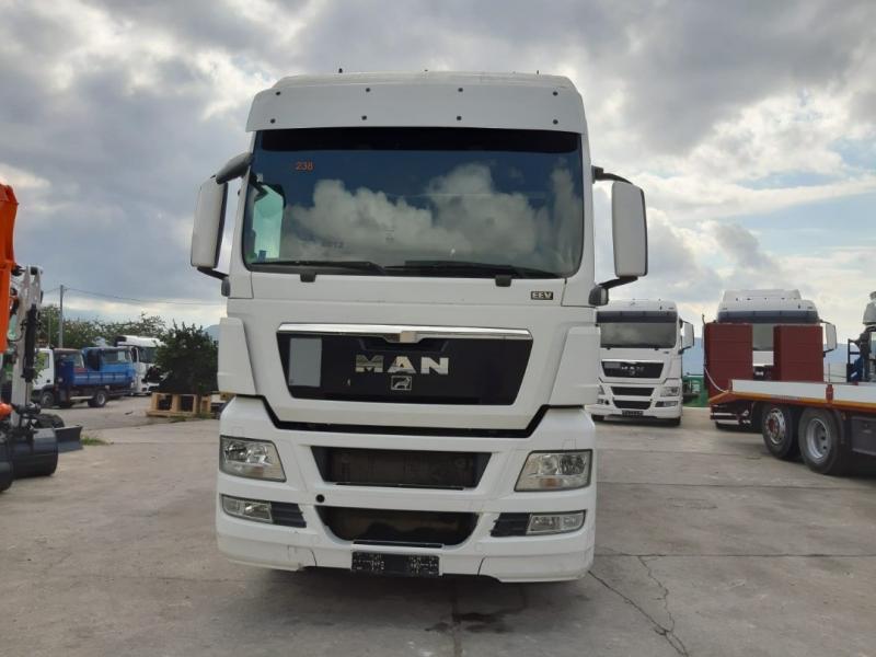 vrachtwagen MAN TGX 26.440