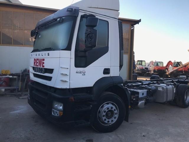 LKW Iveco Stralis 260 S 42