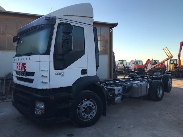 LKW Iveco Stralis 260 S 42