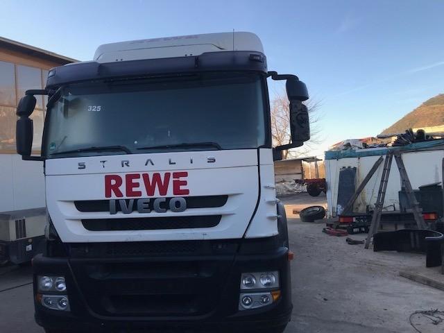 vrachtwagen Iveco Stralis 260 S 42