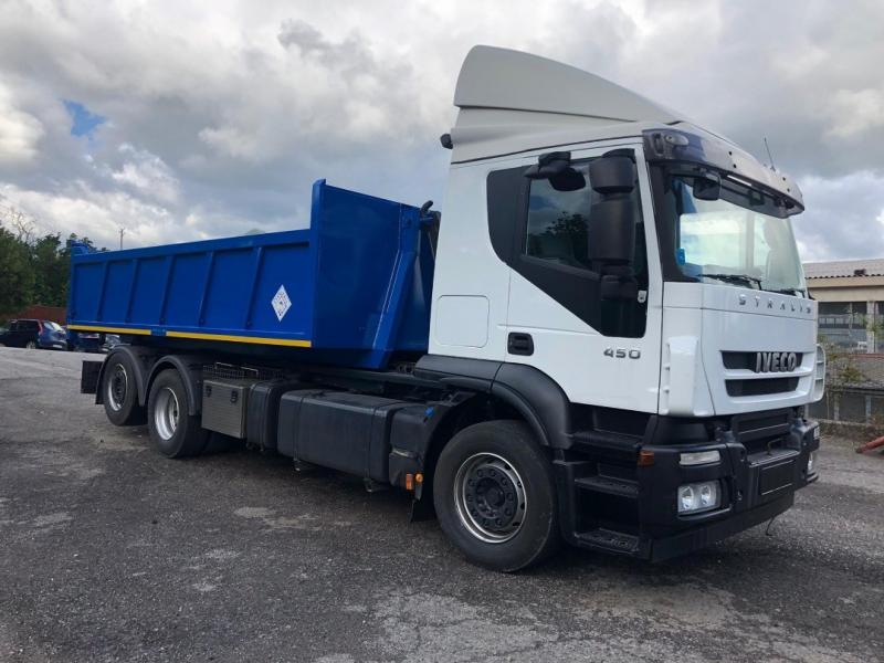 Camião Iveco Stralis 260 S 45