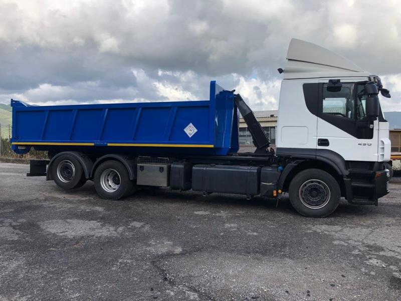 Truck Iveco Stralis 260 S 45