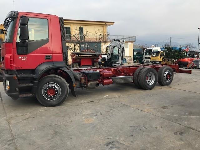 Camião Iveco Stralis AD 260 S 31