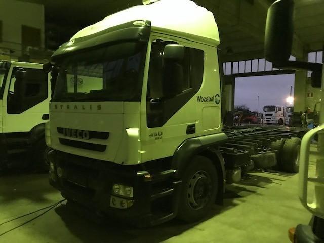 Camión Iveco Stralis AD 190 S 45