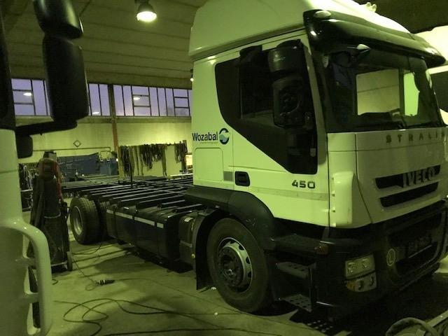 Camión Iveco Stralis AD 190 S 45