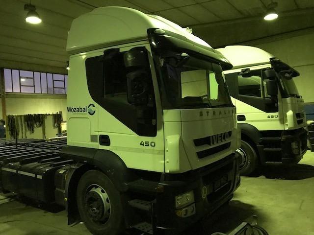 Camión Iveco Stralis AD 190 S 45