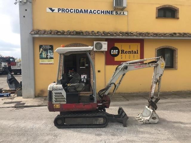 Excavadora Takeuchi TB 016