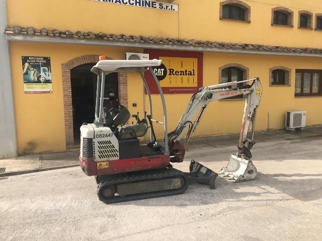 Excavadora Takeuchi TB 016