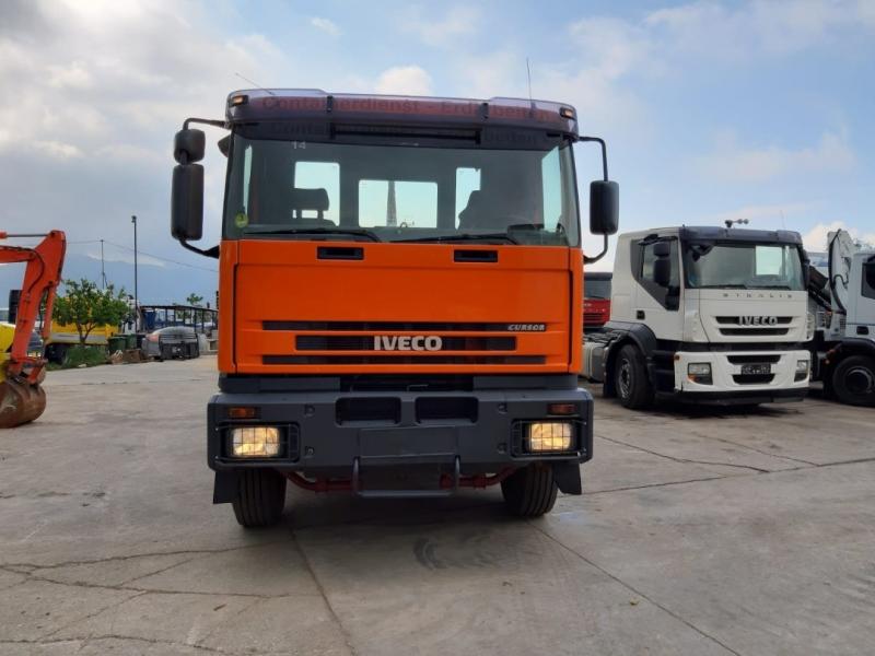 vrachtwagen Iveco Eurotrakker 260E38