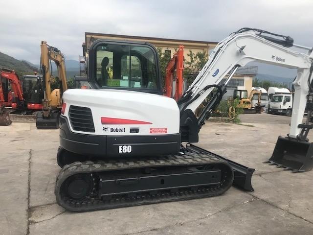 Escavadora Bobcat E 80