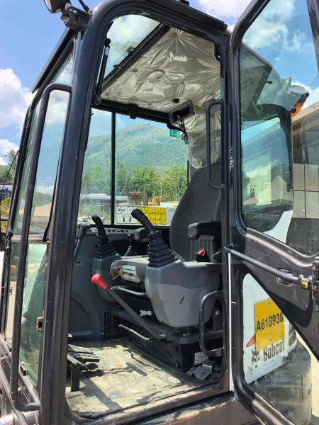 Pelle Bobcat E 80