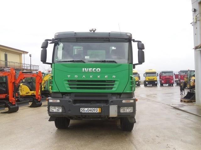 vrachtwagen Iveco Trakker 410 EEV