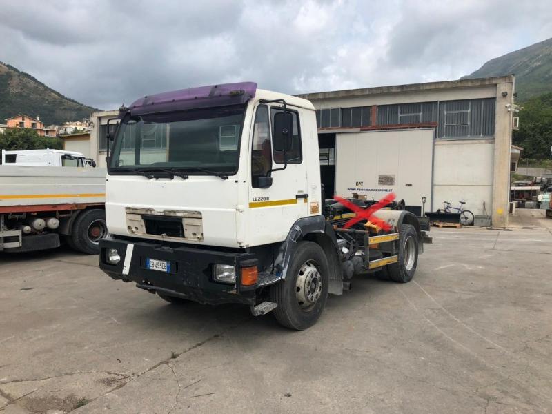 vrachtwagen MAN LE 20.280