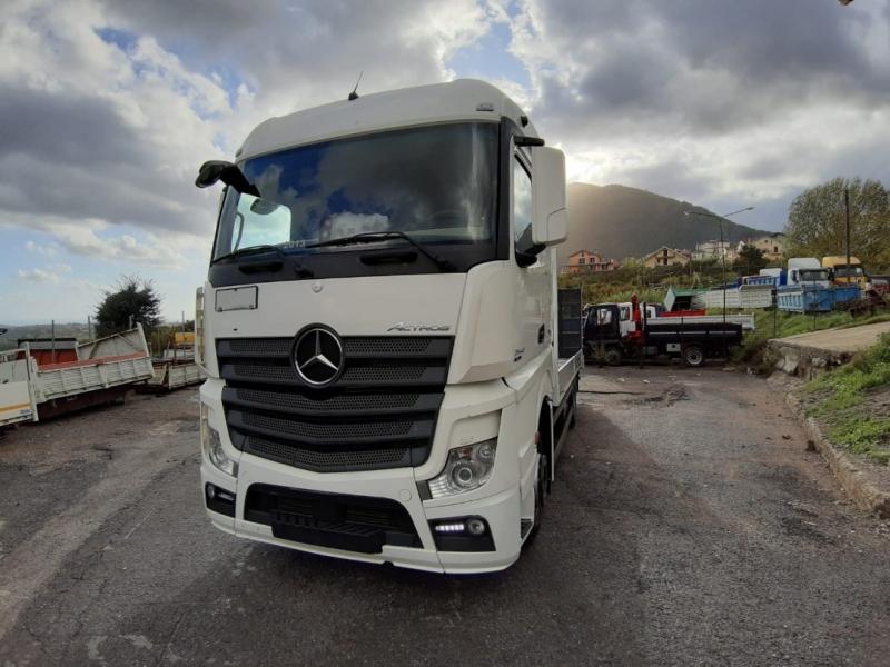 Camión Mercedes Actros 2542