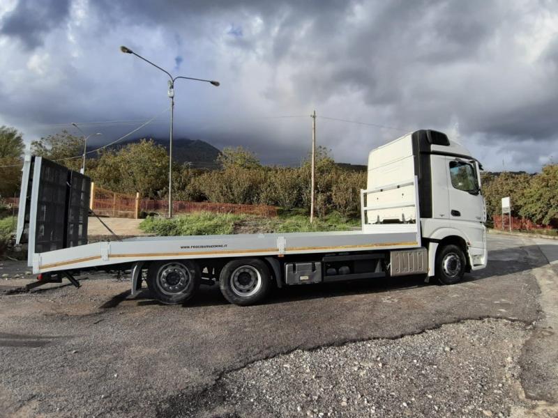 Truck Mercedes Actros 2542