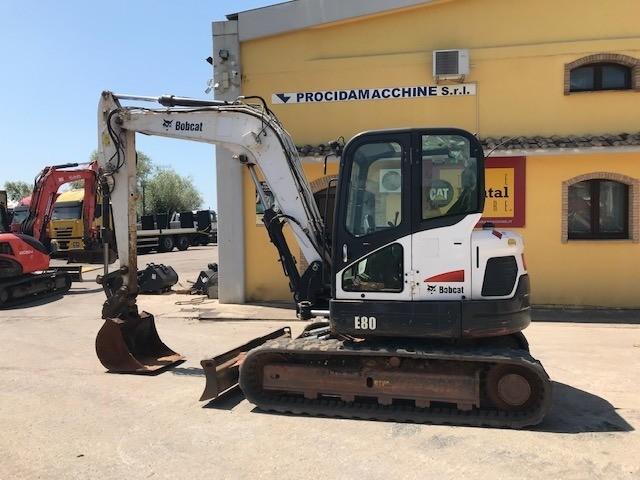 Escavadora Bobcat E 80