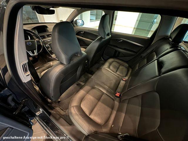 Photo Volvo V70 V70 Kombi Summum D5 Automatik*Leder*Navi*Shd*Pdc image 12/20