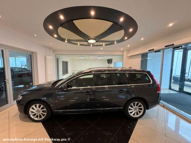 Photo Volvo V70 V70 Kombi Summum D5 Automatik*Leder*Navi*Shd*Pdc image 2/20