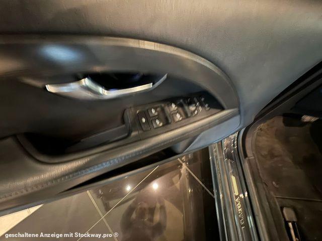 Photo Volvo V70 V70 Kombi Summum D5 Automatik*Leder*Navi*Shd*Pdc image 20/20
