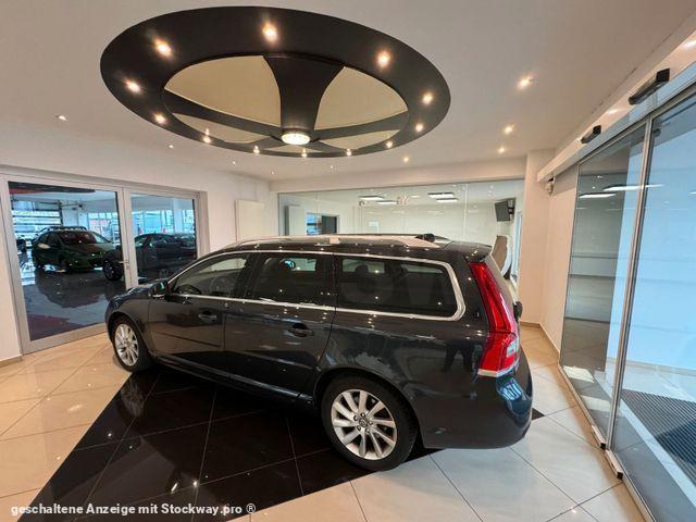 Photo Volvo V70 V70 Kombi Summum D5 Automatik*Leder*Navi*Shd*Pdc image 8/20