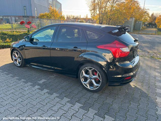 Photo Ford Focus Lim. ST *Leder*Schiebedach*Recaro*JBL* image 10/27