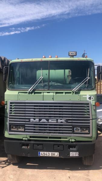 Camion Mack MH 613 169