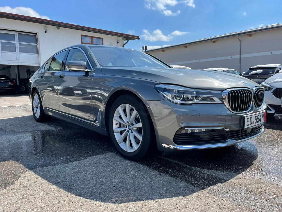 Automobile BMW 730