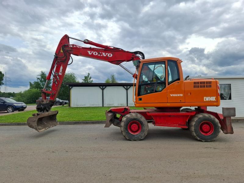 Pelle Volvo EW140 C