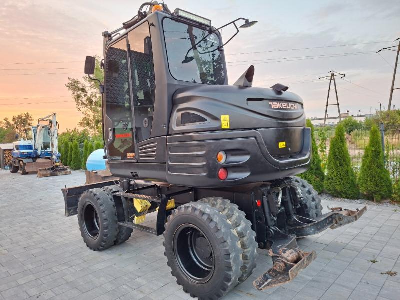 Pelle Takeuchi TB295W