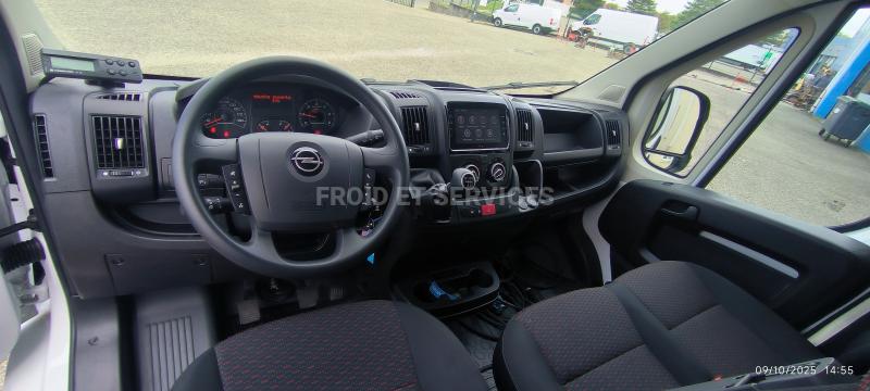 Bedrijfswagen Opel Movano 2.5 CDTI 145