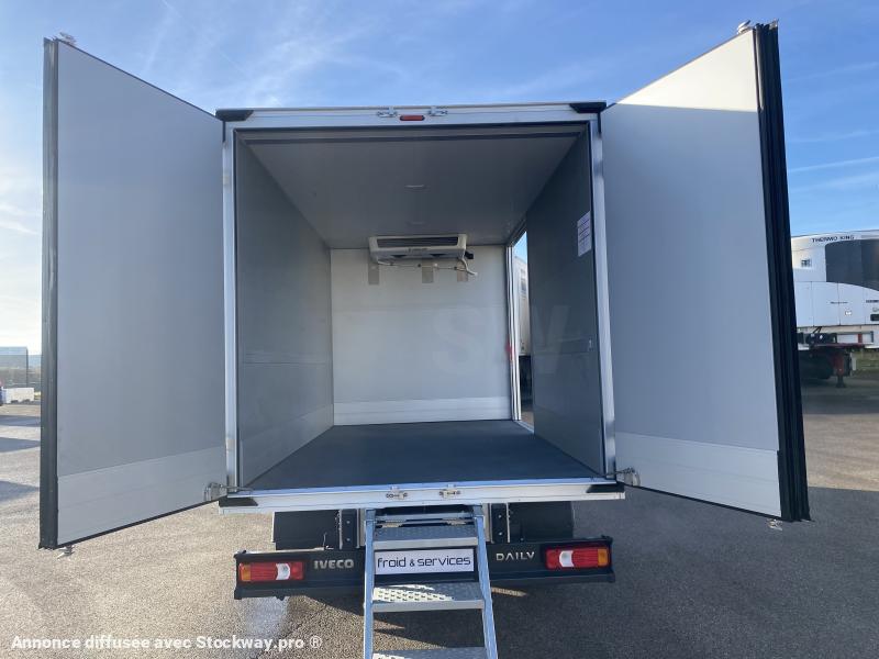 Photo Iveco Daily 35C16 image 3/5