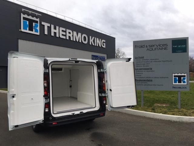 samochód dostawczy Renault Trafic L1H1 DCI