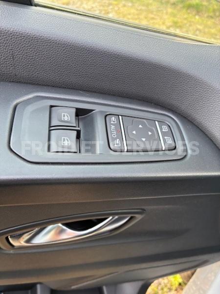 samochód dostawczy Renault Trafic L1H1 DCI