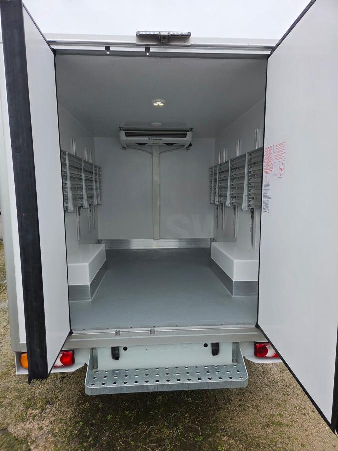 samochód dostawczy Renault Trafic