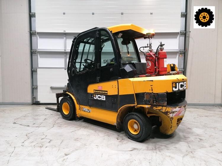 Empilhador braço telescópico  Jcb TLT35D 2WD