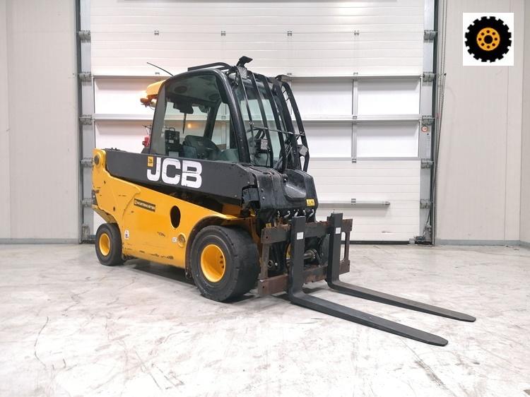 Empilhador braço telescópico  Jcb TLT35D 2WD