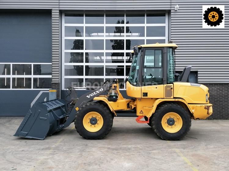 Volvo                 L30G